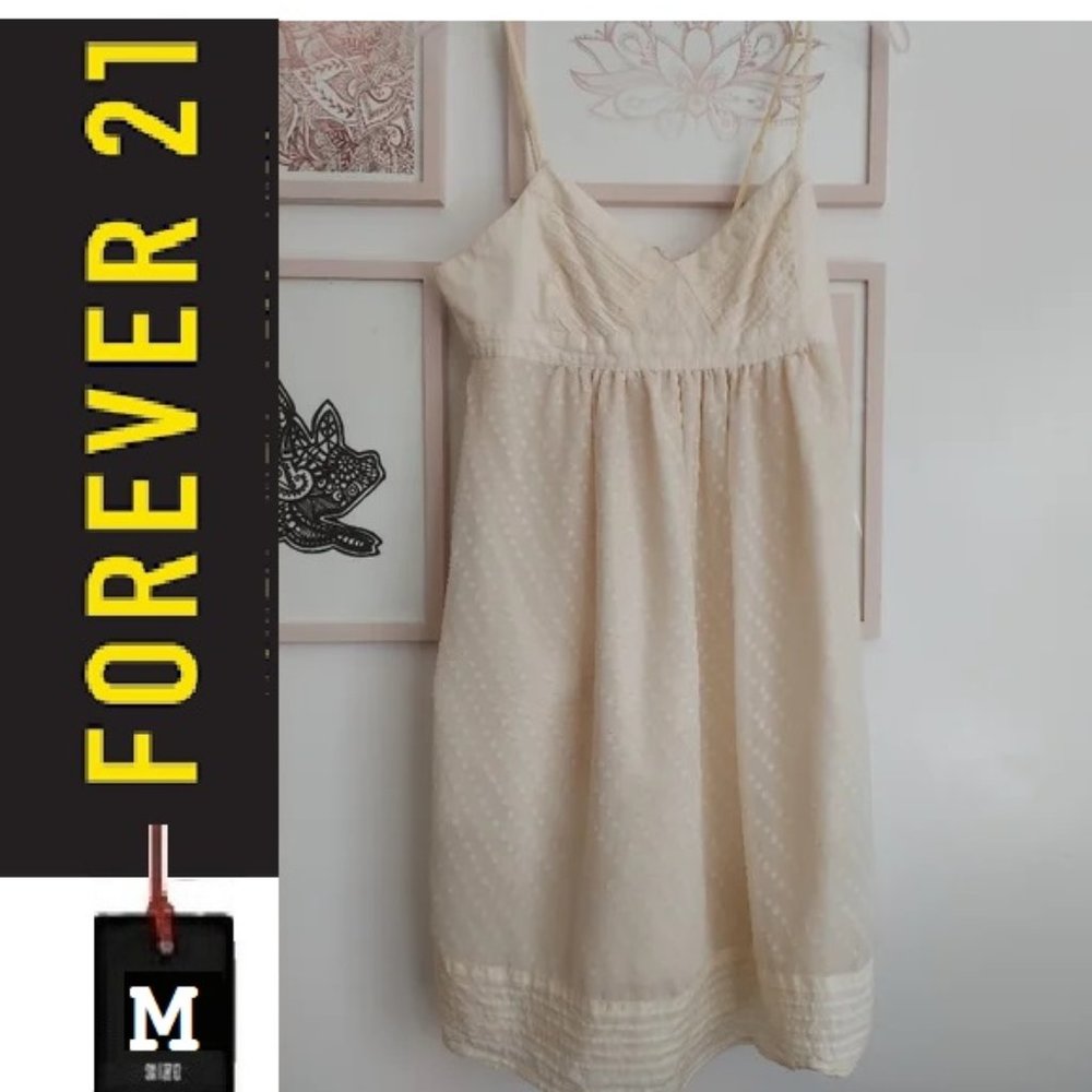 ⭐5/$30- Ivory detailed polka dot romantic dress, size medium